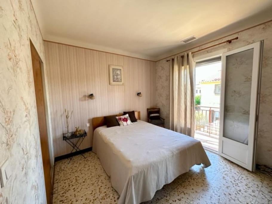 Appartement St Laurent Сен-Лоран-де-ла-Саланк Экстерьер фото