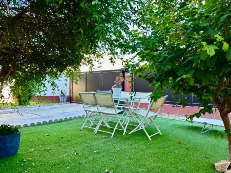 Appartement St Laurent Сен-Лоран-де-ла-Саланк Экстерьер фото
